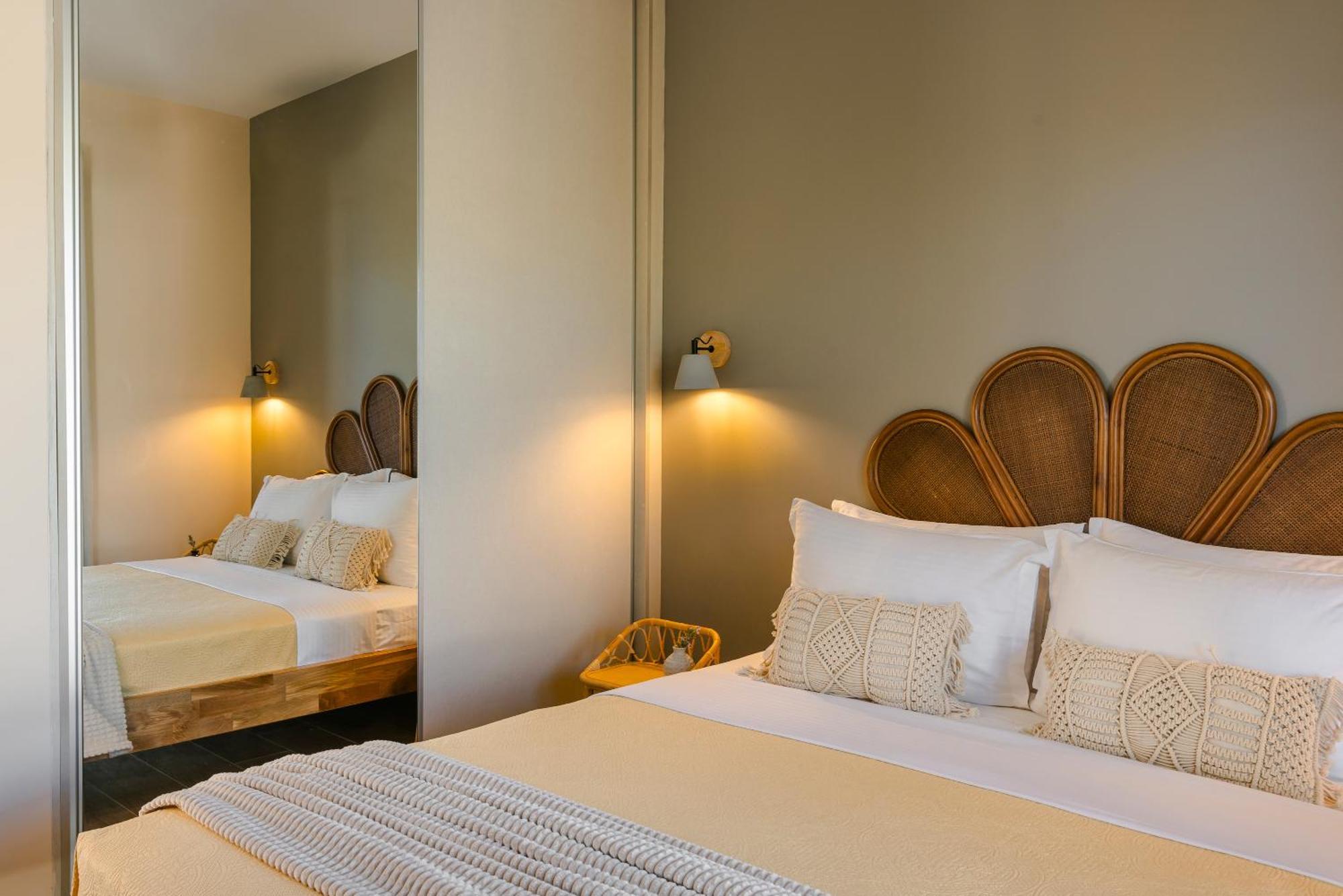 Azolaki Suites Bagian luar foto