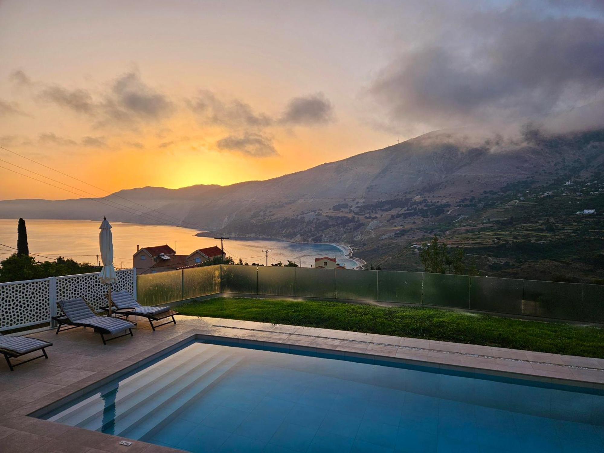 Azolaki Suites Bagian luar foto